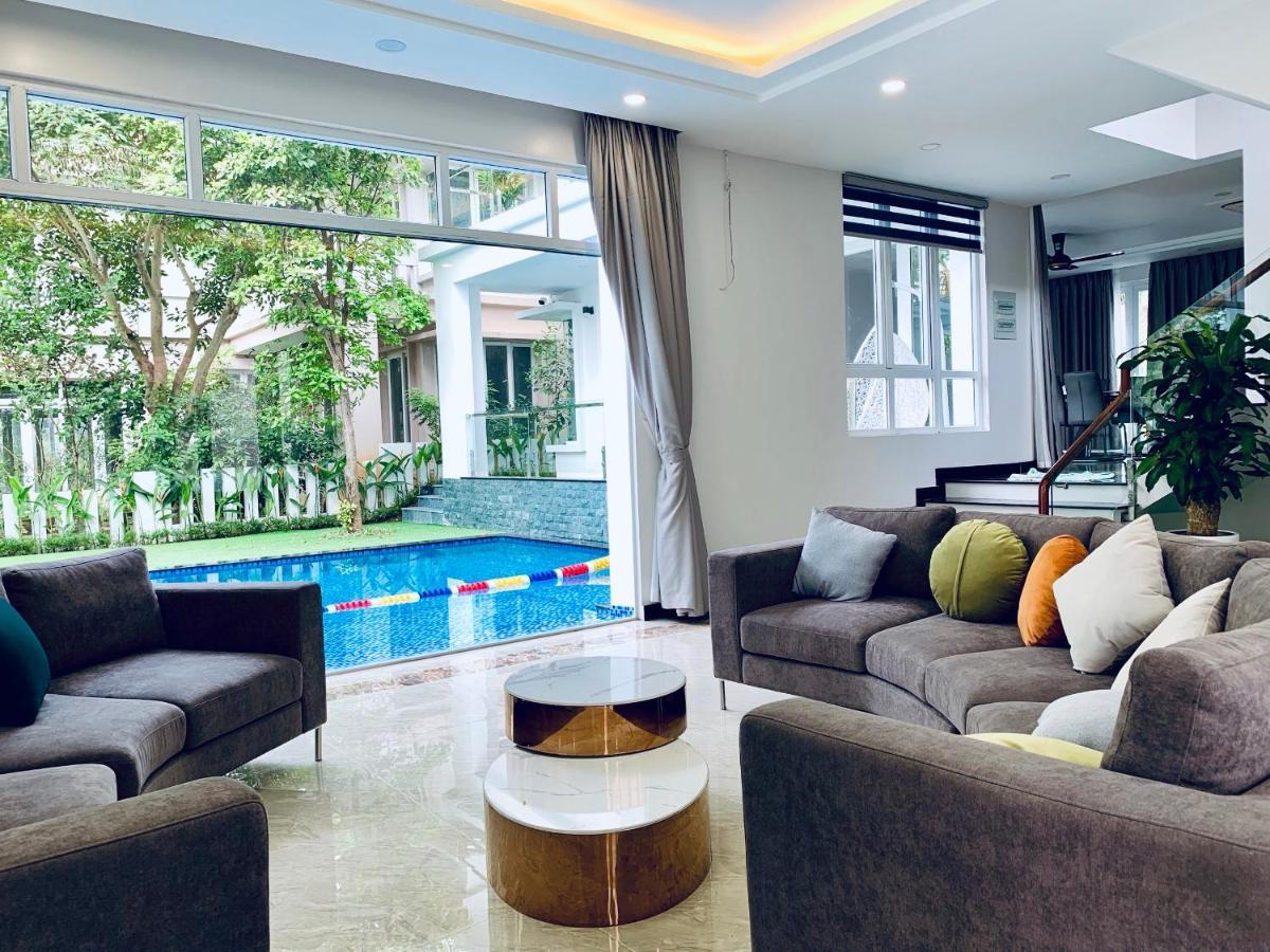Xanh & Luxury Villa Hanoi