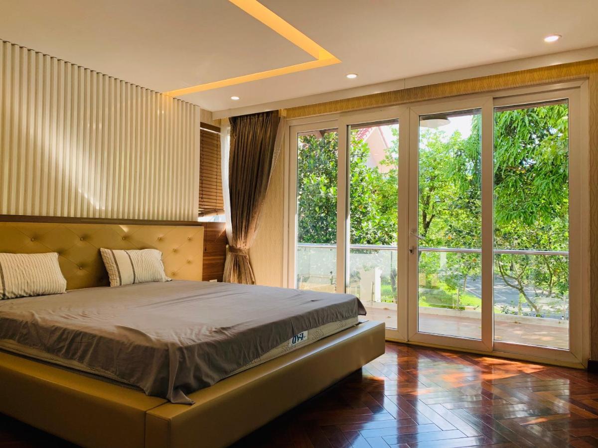 Xanh & Luxury Villa Hanoi